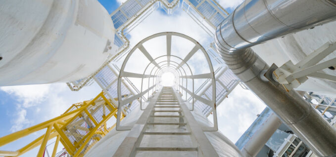 Gas treating: Our gas treating technology enables customers to process sour gas streams while helping to meet stringent emission regulations and sulfur recovery objectives. It provides a cost-effective way of meeting final product specifications.